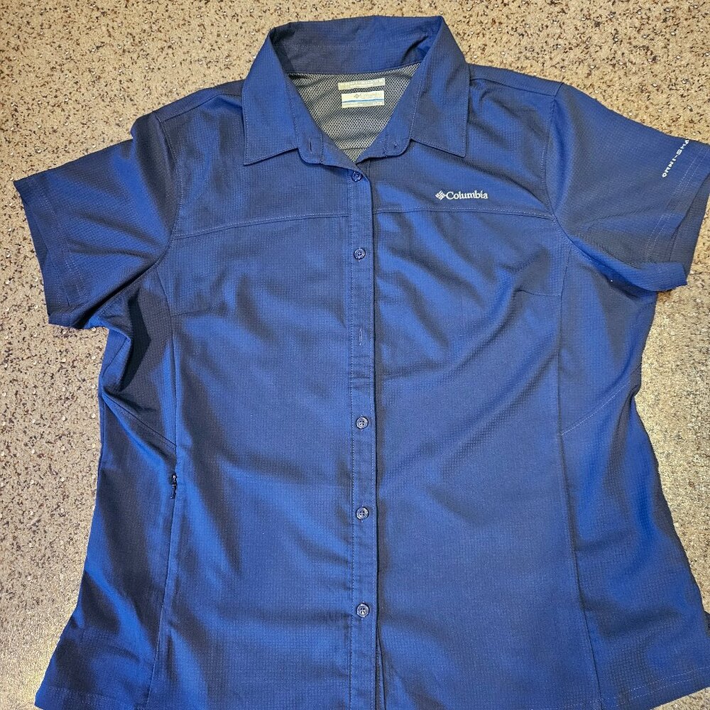 Columbia Women's Omni-Shade Button up Shirt - Size XL